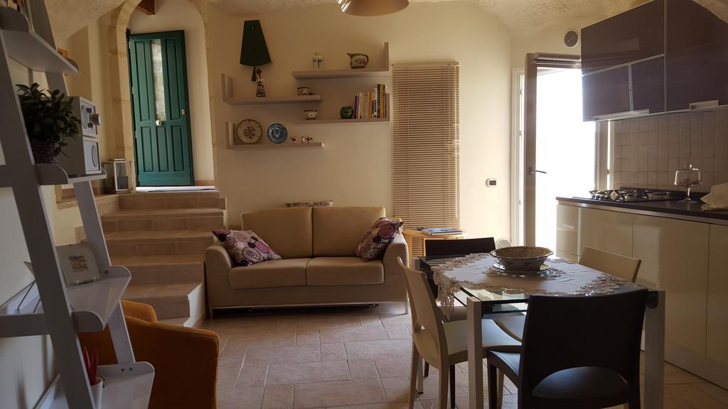 Casa Il Gufo E La Pupa Villa มาเตรา ภายนอก รูปภาพ